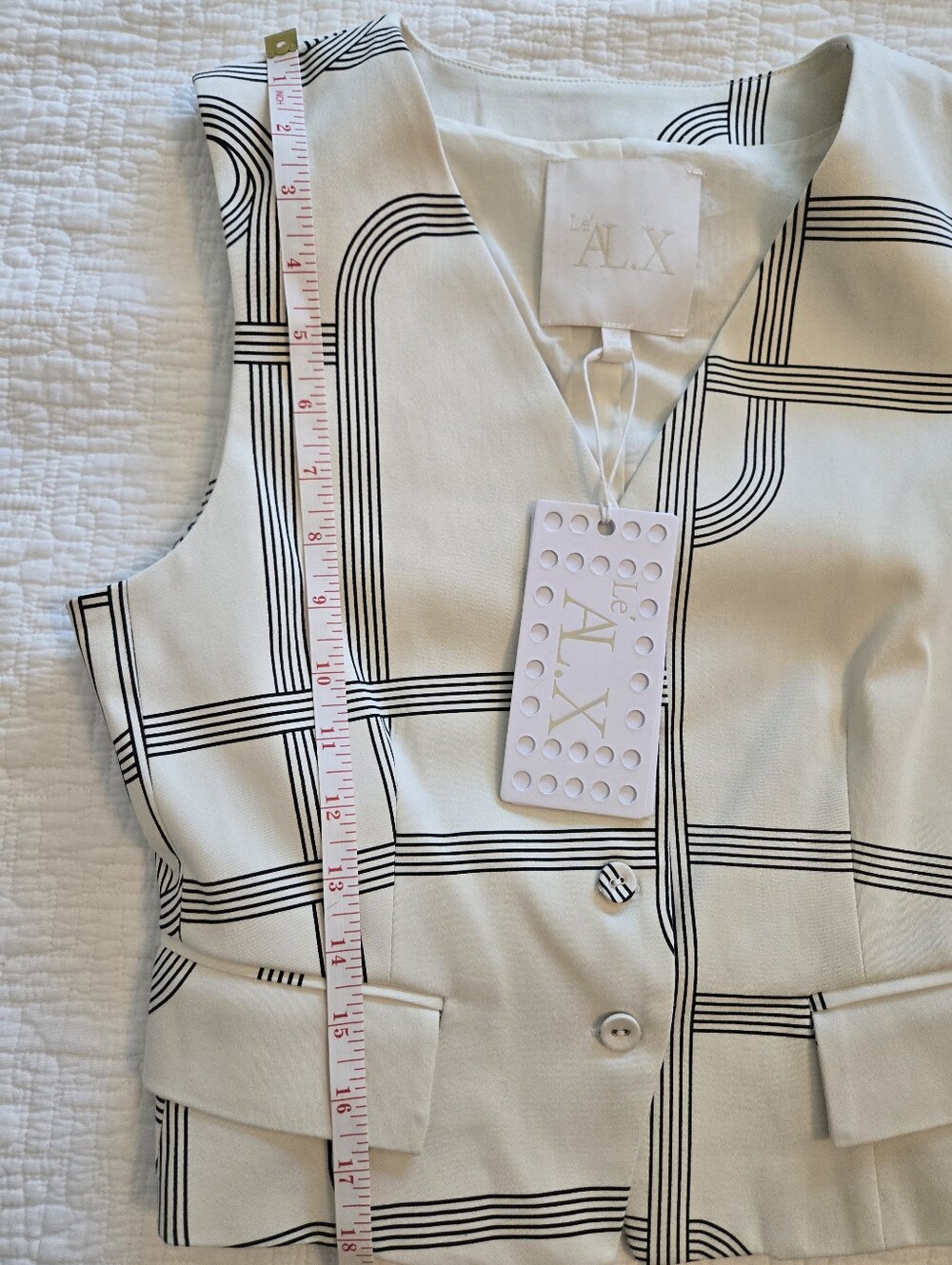 Le AL.X Ivory And Black Vest, Size XS - Picture 5 of 5